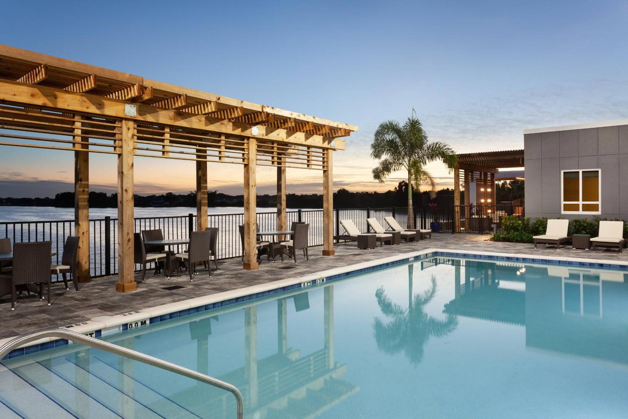 Courtyard By Marriott Winter Haven Hotel Exterior foto